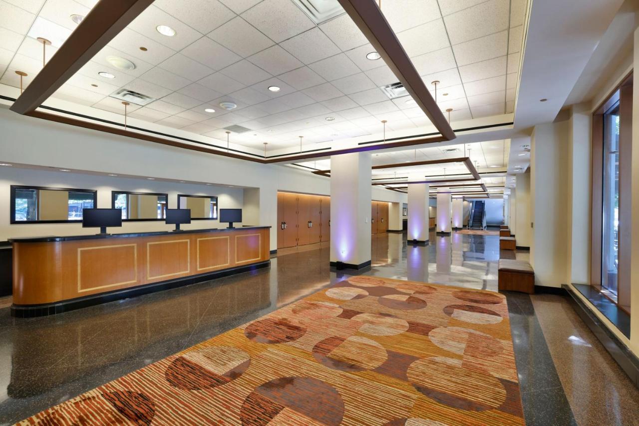Hotel Sheraton Grand Riverwalk Chicago